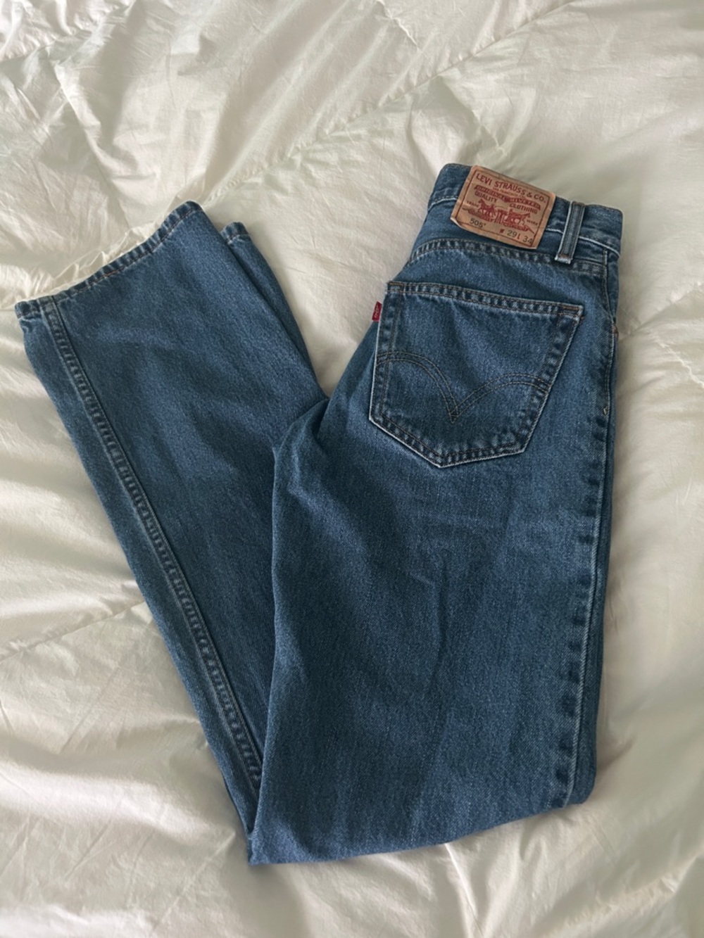 Levi's Classic Straight Jeans in Medium Blue Denim